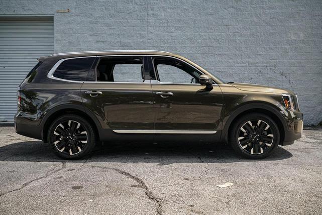 Photo of 2024 Dark Moss Kia Telluride