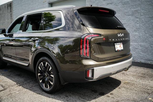 Photo of 2024 Dark Moss Kia Telluride