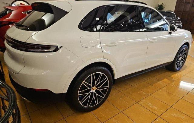 Photo of 2024 White Porsche Cayenne