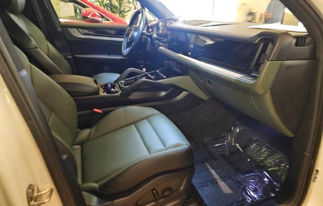 Photo of 2024 White Porsche Cayenne
