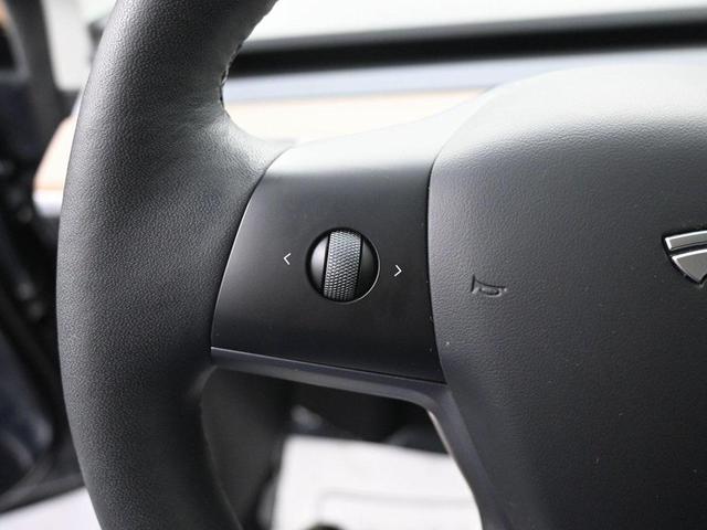 Photo of 2023 Gray Tesla Model 3