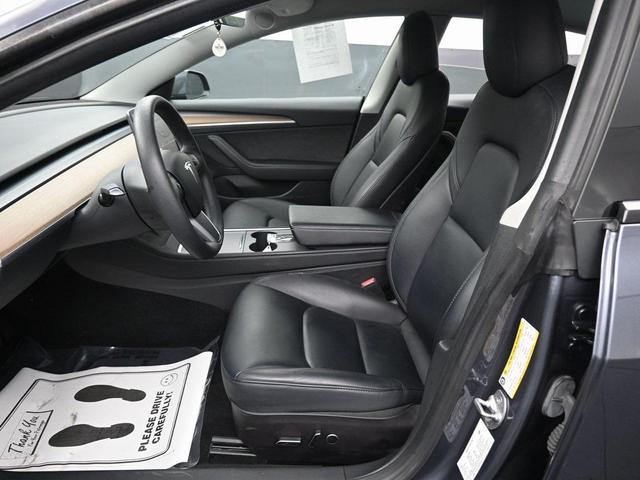 Photo of 2023 Gray Tesla Model 3