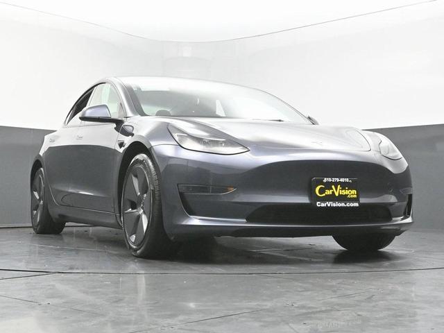 Photo of 2023 Gray Tesla Model 3