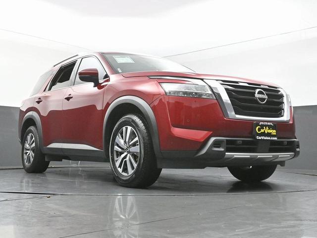 Photo of 2023 Scarlet Ember Tintcoat Nissan Pathfinder