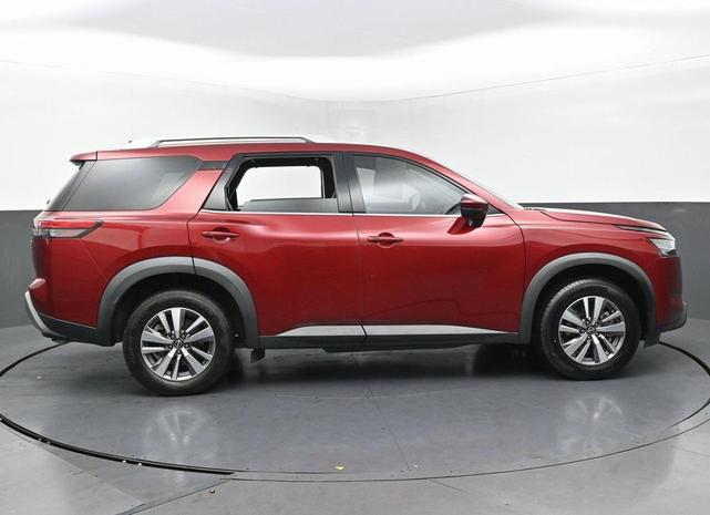 Photo of 2023 Scarlet Ember Tintcoat Nissan Pathfinder