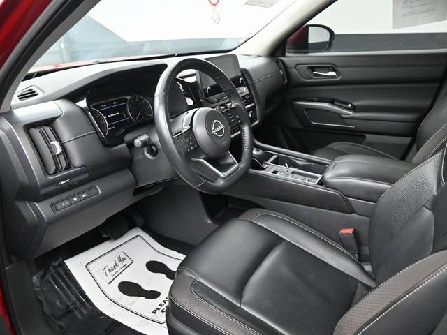 Photo of 2023 Scarlet Ember Tintcoat Nissan Pathfinder