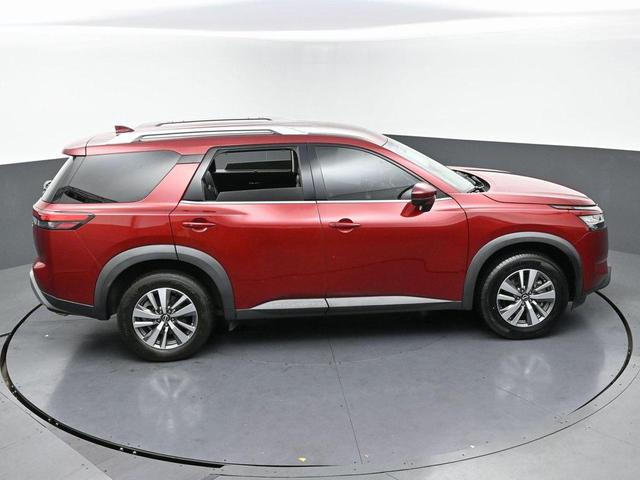 Photo of 2023 Scarlet Ember Tintcoat Nissan Pathfinder