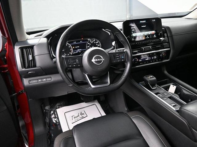 Photo of 2023 Scarlet Ember Tintcoat Nissan Pathfinder