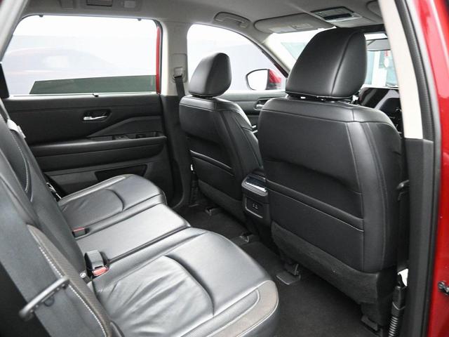 Photo of 2023 Scarlet Ember Tintcoat Nissan Pathfinder