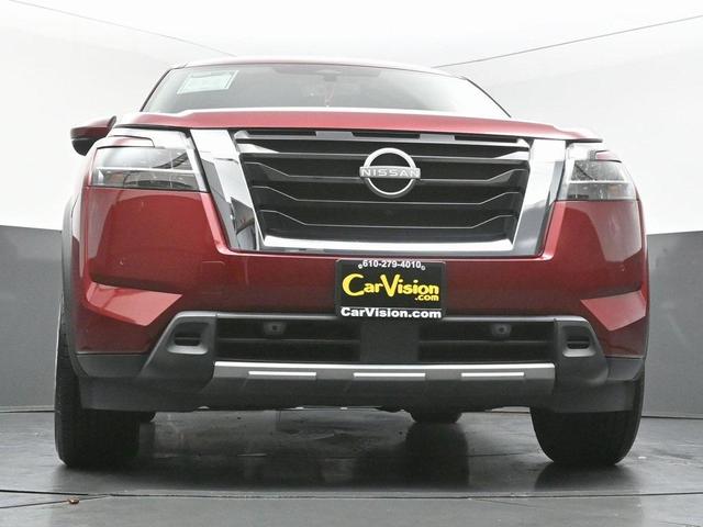 Photo of 2023 Scarlet Ember Tintcoat Nissan Pathfinder