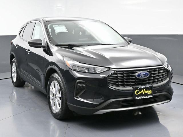 Photo of 2023 Black Metallic Ford Escape