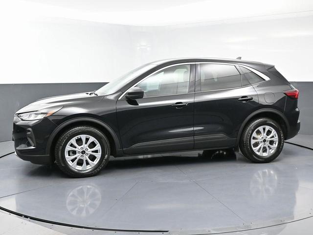 Photo of 2023 Black Metallic Ford Escape