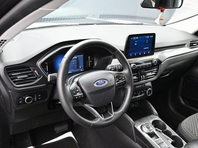 Photo of 2023 Black Metallic Ford Escape