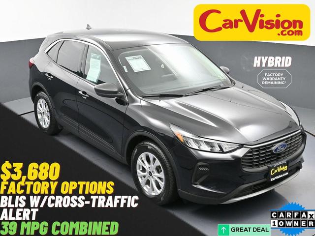 Photo of 2023 Black Metallic Ford Escape
