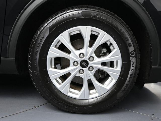 Photo of 2023 Black Metallic Ford Escape