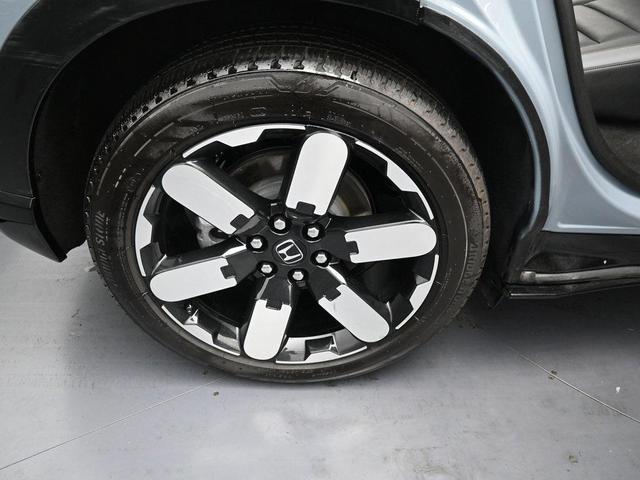 Photo of 2024 Sonic Gray Pearl Honda Prologue