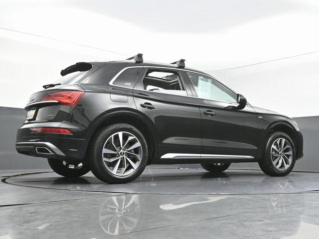 Photo of 2023 Black Metallic Audi Q5