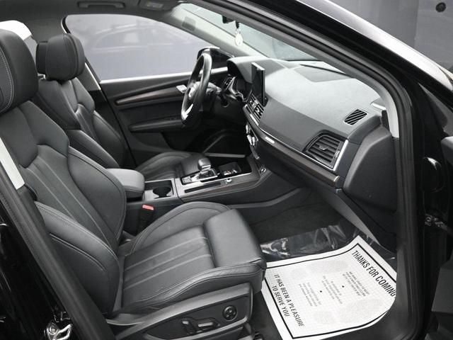 Photo of 2023 Black Metallic Audi Q5