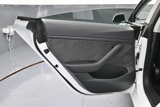 Photo of 2021 Pearl White Multi-Coat Tesla Model 3