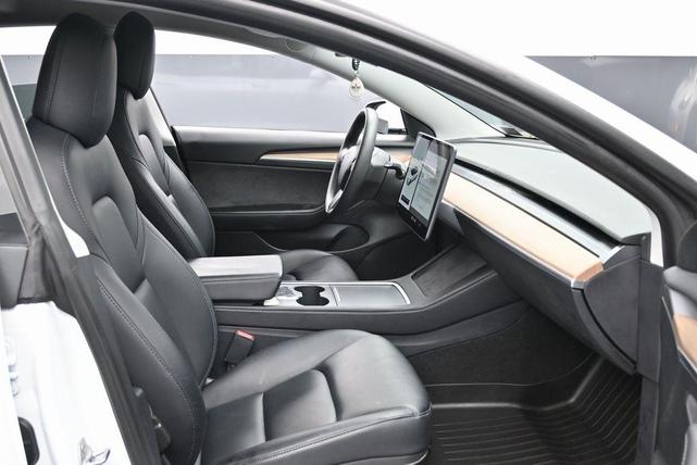 Photo of 2021 Pearl White Multi-Coat Tesla Model 3