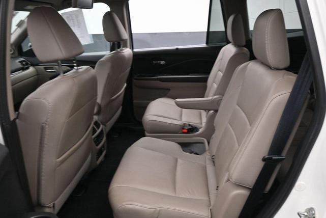 Photo of 2018 White Diamond Pearl Honda Pilot