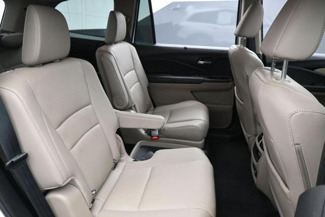 Photo of 2018 White Diamond Pearl Honda Pilot
