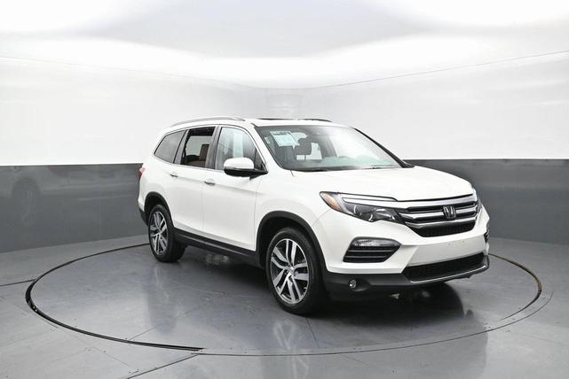 Photo of 2018 White Diamond Pearl Honda Pilot