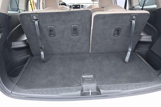 Photo of 2018 White Diamond Pearl Honda Pilot