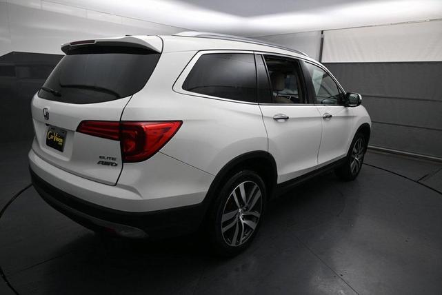 Photo of 2018 White Diamond Pearl Honda Pilot