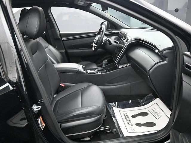 Photo of 2024 Phantom Black Hyundai SANTA CRUZ