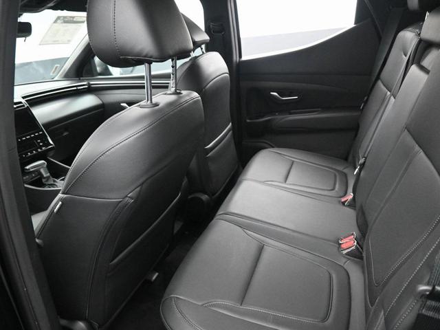 Photo of 2024 Phantom Black Hyundai SANTA CRUZ
