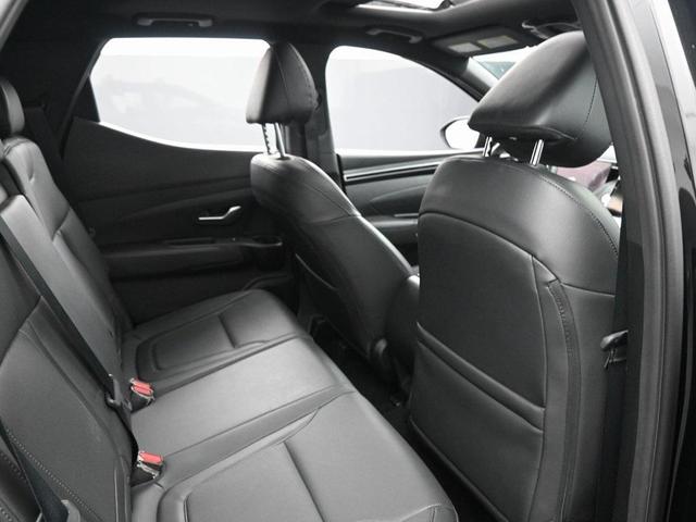 Photo of 2024 Phantom Black Hyundai SANTA CRUZ