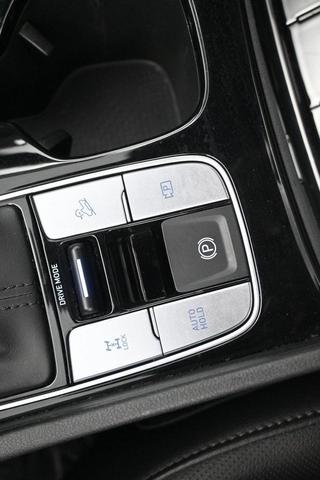 Photo of 2024 Phantom Black Hyundai SANTA CRUZ