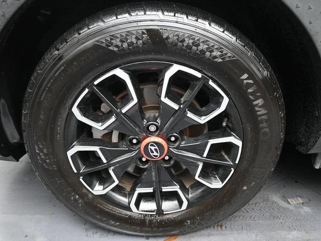 Photo of 2024 Phantom Black Hyundai SANTA CRUZ