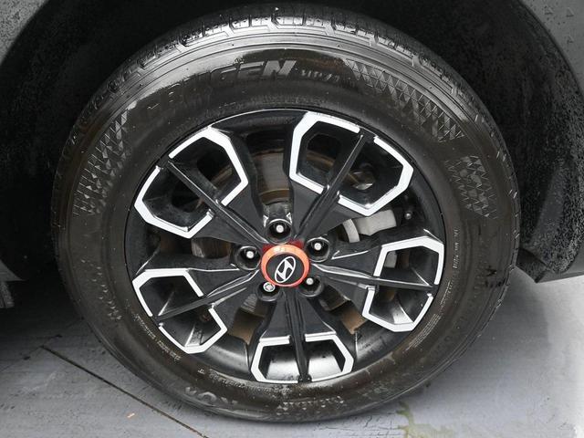 Photo of 2024 Phantom Black Hyundai SANTA CRUZ