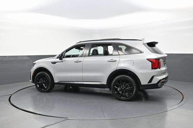 Photo of 2023 Wolf Gray Kia Sorento