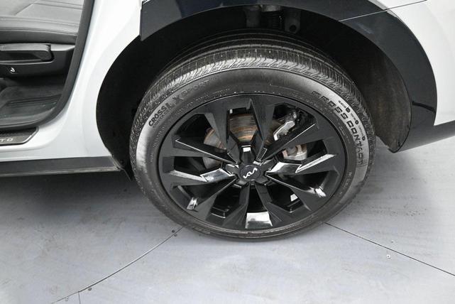 Photo of 2023 Wolf Gray Kia Sorento