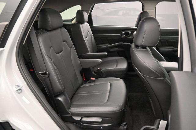 Photo of 2023 Wolf Gray Kia Sorento