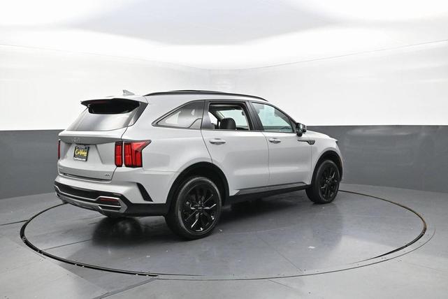Photo of 2023 Wolf Gray Kia Sorento