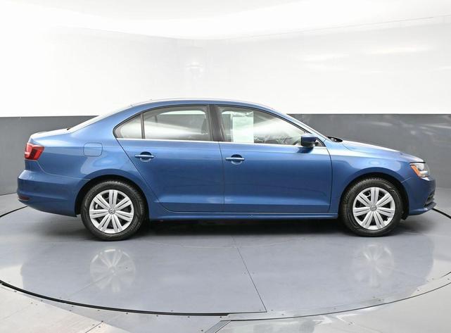 Photo of 2017 Blue Metallic Volkswagen Jetta