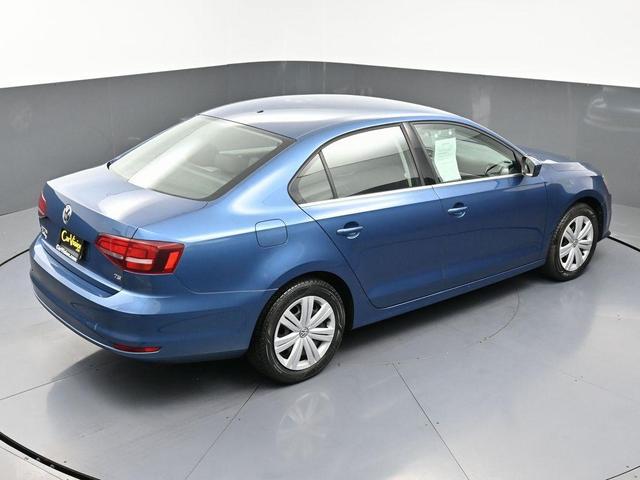 Photo of 2017 Blue Metallic Volkswagen Jetta