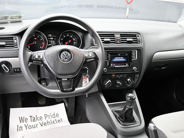 Photo of 2017 Blue Metallic Volkswagen Jetta