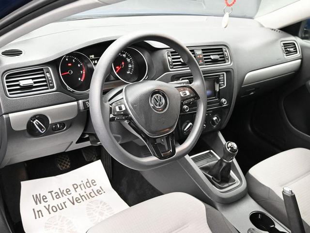 Photo of 2017 Blue Metallic Volkswagen Jetta