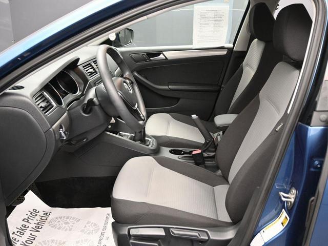 Photo of 2017 Blue Metallic Volkswagen Jetta