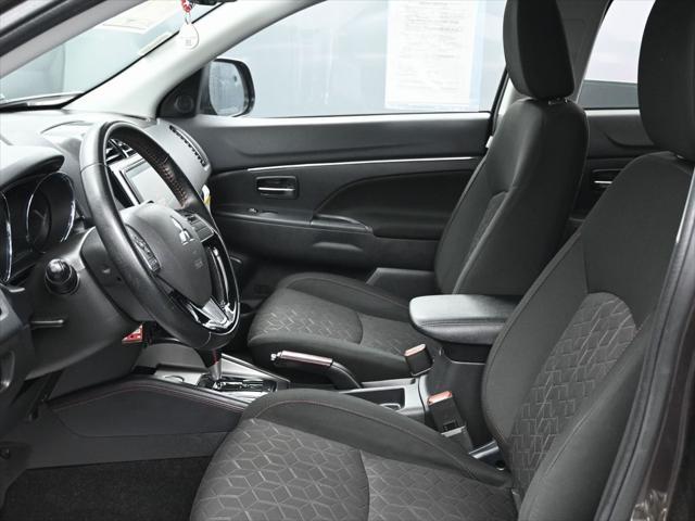 Photo of 2022 Mercury Gray Metallic Mitsubishi Outlander Sport