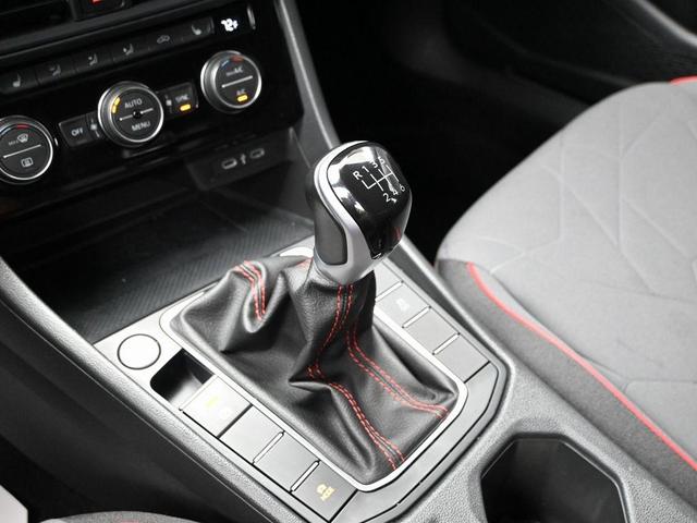 Photo of 2024 Pure White Volkswagen Jetta GLI