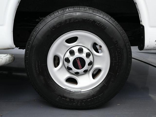 Photo of 2023 Summit White GMC Savana 2500