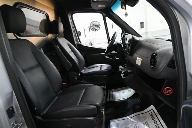 Photo of 2019 White Mercedes-Benz Sprinter 3500XD