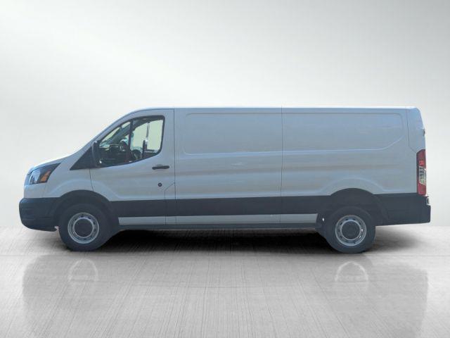 Photo of 2022 Oxford White Ford Transit-250