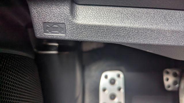 Photo of 2022 Ice Silver Metallic Subaru Forester